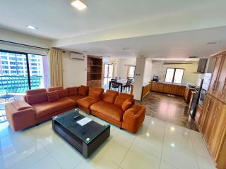 PENTHOUSE MARINA COURT VACATION HOME 4 BEDROOMS KOTA KINABALU 14pax - Kota Kinabalu - 0