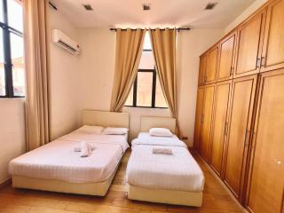 PENTHOUSE MARINA COURT VACATION HOME 4 BEDROOMS KOTA KINABALU 14pax - Kota Kinabalu - 5