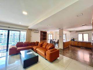 PENTHOUSE MARINA COURT VACATION HOME 4 BEDROOMS KOTA KINABALU 14pax - Kota Kinabalu - 1