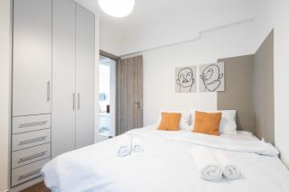 Luxury Beachfront Suite in Voula Premium 2-Bedroom Stay - Athens - 2