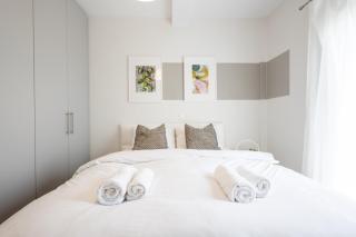 Luxury Beachfront Suite in Voula Premium 2-Bedroom Stay - Athens - 1