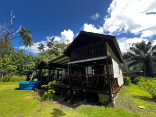 tahiti-bungalow at Teahupoo: beachfront with pountoon and mini pool - Teahupoo - 8