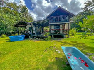 tahiti-bungalow at Teahupoo: beachfront with pountoon and mini pool - Teahupoo - 6