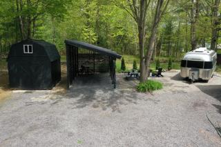 Glamping Guesthouse - Airstream Experience - Sackets Harbor - 3