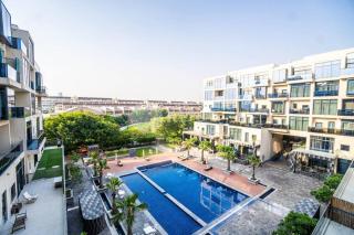 Spacious Stylish 2 BR Apartment in Motor City - 3