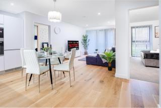Pluxa Moonstone Metropolis Luxury Getaway in Birmingham City Centre - Birmingham - 8