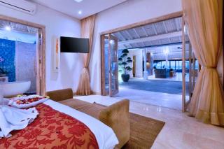 Dewangga 5 BR beachfront Villa JU25 - Blahbatu - 4