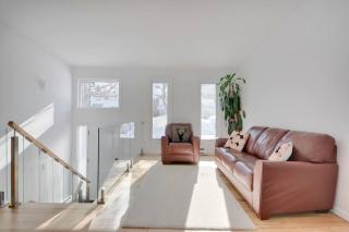 Cozy home with hot tub near airport - Québec - 3