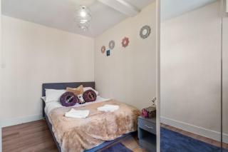 Luxury 2 Bed Apartment in the Heart of Mayfair Your Stylish London Retreat 4th floor no lift - Londra - 3