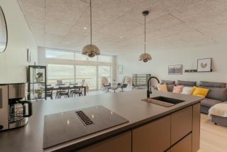 Seadreams Nest - Luxurious Waterfront Retreat - 1