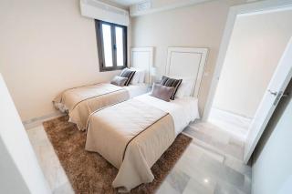 Bright Duplex in Puerto Banus with Marina Views - 9