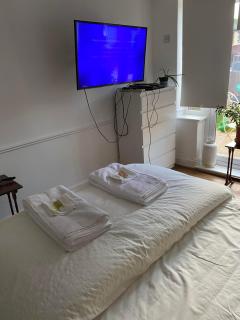 Pond Cottage - Purley - 8