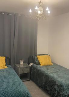 Peterborough Brand New City Center Apartment 2 Bedroom 2 bath apartment free parking contractors welcome - Peterborough - 6