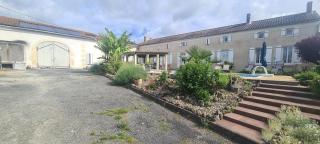 Gîtes de 2 à 11 personnes au Domaine d'USSON - Échebrune - 7
