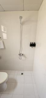 Luxurious Furnished Apartment Prime Location - Al Mafraq - 4