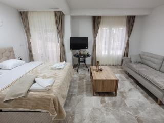 Montenegro Apartments Phoenix With Pool - Bar - 2