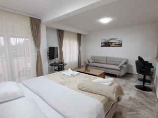 Montenegro Apartments Phoenix With Pool - Bar - 6