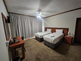 MGH Guest House Klerksdorp - 2