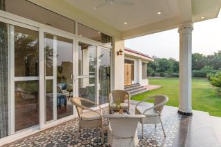 Alaya Stays Raga 2BHK Farmstay with an entertainment lounge - Sohna - 5