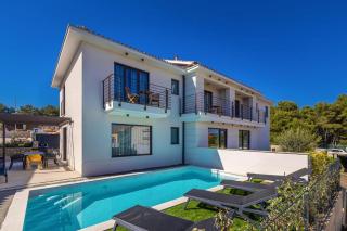 New villa with pool, sea view, close to a beautiful beach - By TRAVELER tourist agency Krk - ID 2407 - Krk - 0