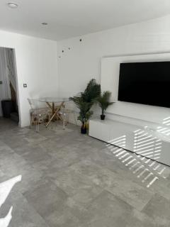 2bed 2bath Gated Eye Candy - Londra - 4