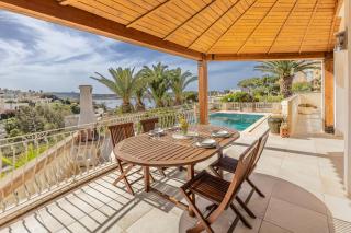 Azure Dream: Lux 4-Bed Villa with Pool, Sea View & Garage - 0