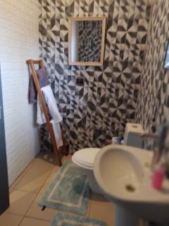 Aloha Menlyn Lodge Ensuite Rooms with shower all with own entrance and unlimited free WiFi - 1