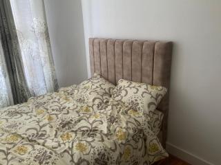 2 Bedroom Appartment - Barking - 5