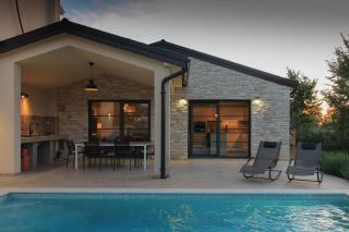 Beautiful Villa Regina with private pool near the sea by WiiBuk - Šišan - 0
