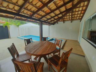 Casa com 5 Suítes, Hidro Aquecida, Piscina e Churrasqueira - 7