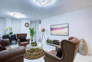 Canary Wharf 2 Bedroom Luxury Apartment - 9