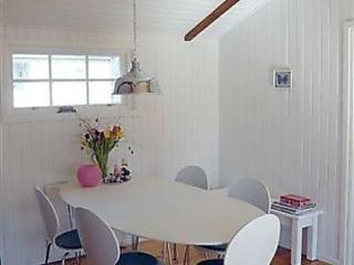 Schönes Ferienhaus mit Garten, Terrasse und Grill - Mönsterås - 1