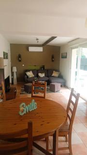 Maison Familiale avec Piscine Privée, plage à pied, Frais Obligatoires à régler à l'arrivée, Linge 15e par pers & Ménage 70e par séjour voir profil Mandatory fees in cash to be paid on arrival linen 15e per person 70e housekeeping per stay - 2