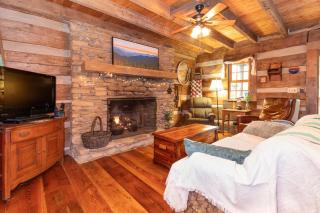 Old Chestnut Cabin at Lake Junaluska - Waynesville - 7