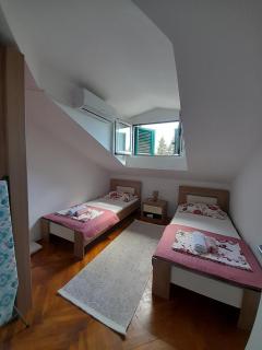 Filip Apartman - Zgrada Jolly Apartmani - Budva - 3