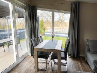 Tiny House Marina direkt am See auf dem Campingplatz Sternberg! - 5