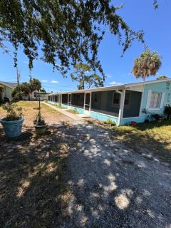875 Oasis #3 - 3