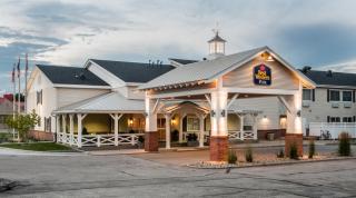 Best Western Plus University Park Inn & Suites - Ames - 2
