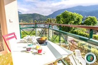 La Baie des Voiles, FEET IN THE CRYSTAL WATERS, 9 Apts from studio to Duplex by LLA SELECTIONS - Duingt - 8