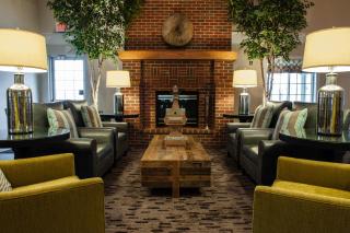 Best Western Plus University Park Inn & Suites - Ames - 1