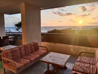 Hot apartment above the see within special villa 3 bedroom 2 toilets 24 hours service parking free beach inside villa free - Alessandria d'Egitto - 9