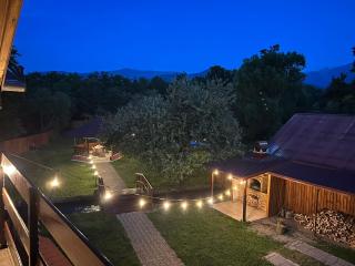 Horace Guesthouse POOL & HOT TUB & BIKES & RIVER - 1