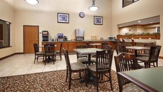Best Western Plus North Canton Inn & Suites - North Canton - 4