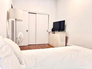Large 2 Bedroom in the heart of downtown Montreal std1 - 4