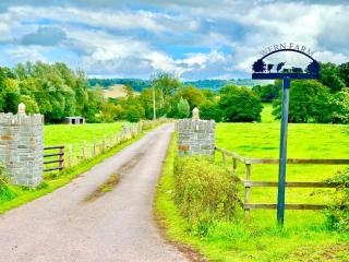 Rabbit Meadow Lodge - Sleeps up to 4 people - Usk - 3