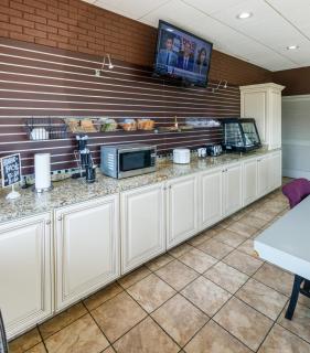 Gadsden Inn and Suites - 9