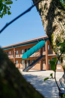 Gadsden Inn and Suites - 1