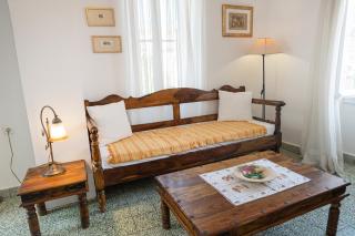 Elisabeth's Traditional House in Poros - 3