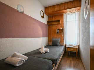 Apartment Eaux-Vives 213 by Interhome - 6