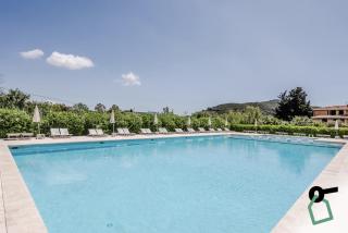 HOTIDAY Room Collection - Lacona - Lacona - 1